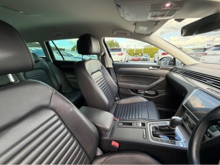2019 Volkswagen Passat - photo 14