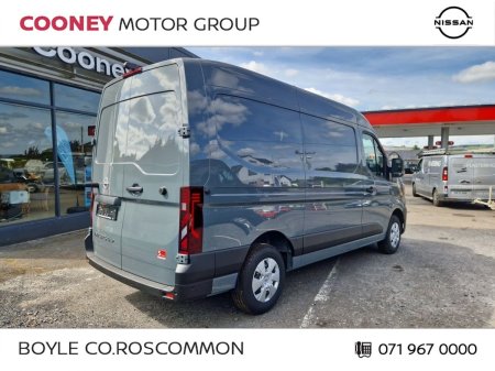 2027 Nissan Interstar - photo 3