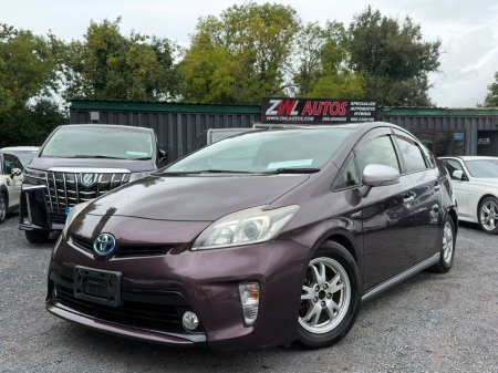 2013 Toyota Prius - photo 2