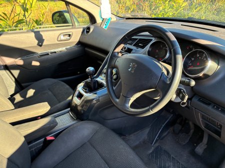 2013 Peugeot 5008 - photo 6