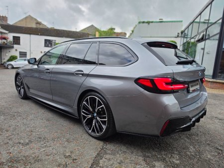 2022 BMW 5-Series - photo 6