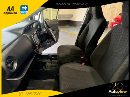 2020 Toyota Vitz - photo 18