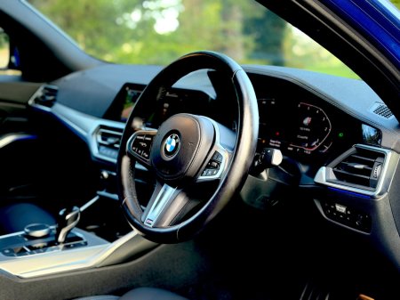 2022 BMW 3-Series - photo 18