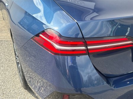 2024 BMW 5-Series - photo 15