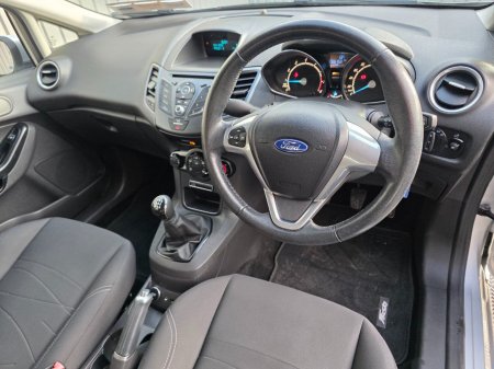 2016 Ford Fiesta - photo 12