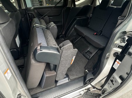 2017 Toyota Sienta - photo 30