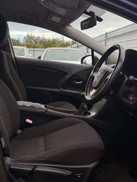 2009 Toyota Avensis - photo 26