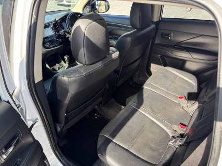 2016 Mitsubishi Outlander - photo 16