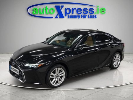 2021 Lexus IS - photo 4