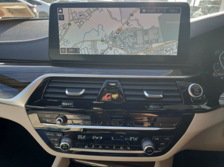 2022 BMW 5-Series - photo 8