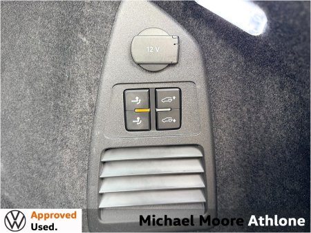 2025 Volkswagen Touareg - photo 17