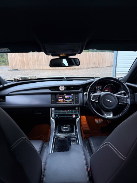 2018 Jaguar XF - photo 26