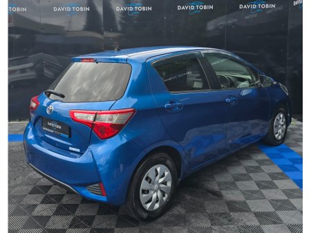 2017 Toyota Vitz - photo 6
