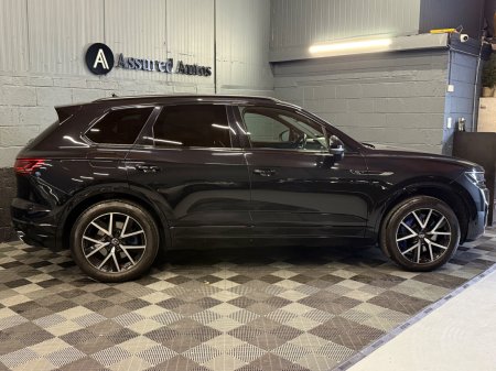 2021 Volkswagen Touareg - photo 3