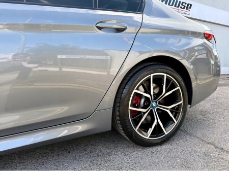 2023 BMW 5-Series - photo 7
