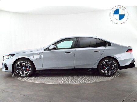 2024 BMW 5-Series - photo 3