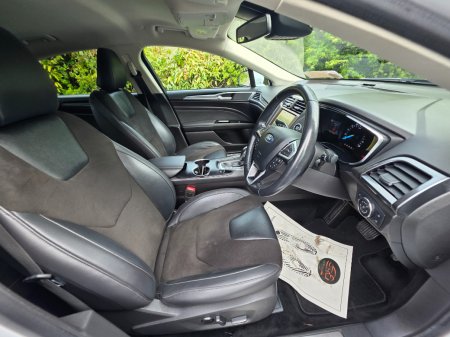 2020 Ford Mondeo - photo 14