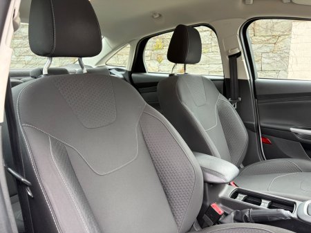 2017 Ford Focus - photo 13