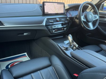 2023 BMW 5-Series - photo 9