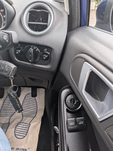 2017 Ford Fiesta - photo 20