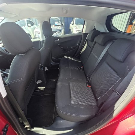 2017 Peugeot 208 - photo 15