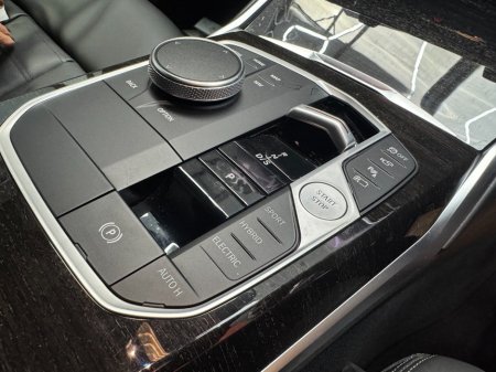 2023 BMW 3-Series - photo 14
