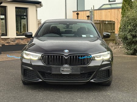 2022 BMW 5-Series - photo 2