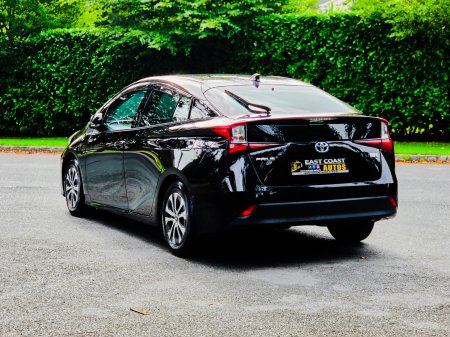 2020 Toyota Prius - photo 2