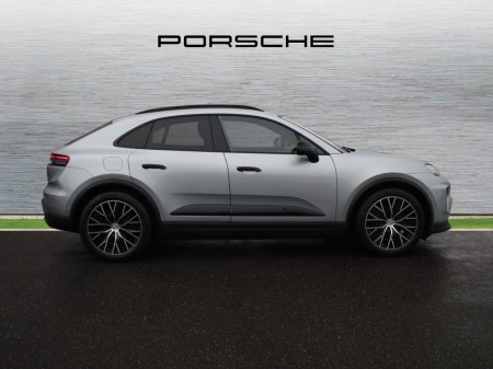 2026 Porsche Macan - photo 2