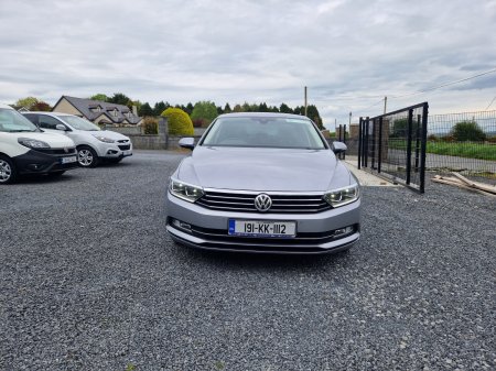 2019 Volkswagen Passat - photo 2
