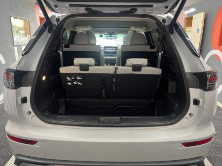 2024 Mitsubishi Outlander - photo 8
