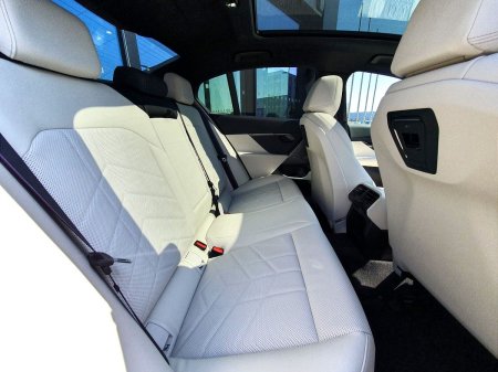 2026 BMW 5-Series - photo 11