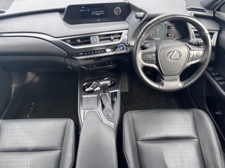 2021 Lexus UX - photo 2