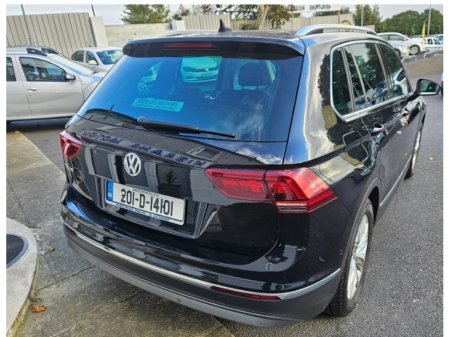 2020 Volkswagen Tiguan - photo 2