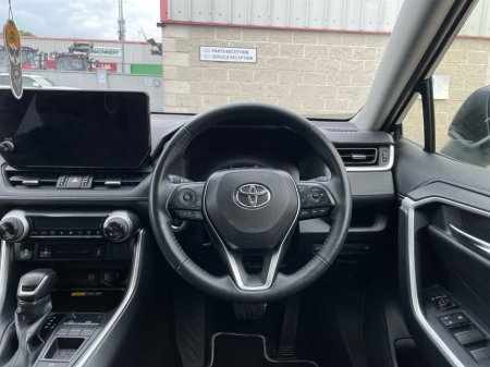 2025 Toyota RAV4 - photo 9