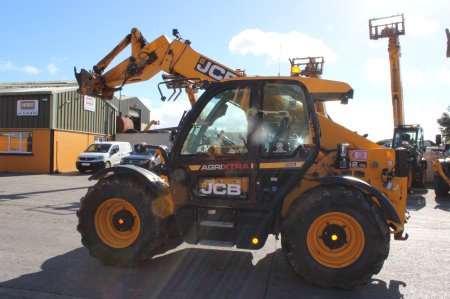 0 JCB  - photo 3