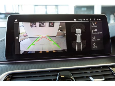 2022 BMW 5-Series - photo 19