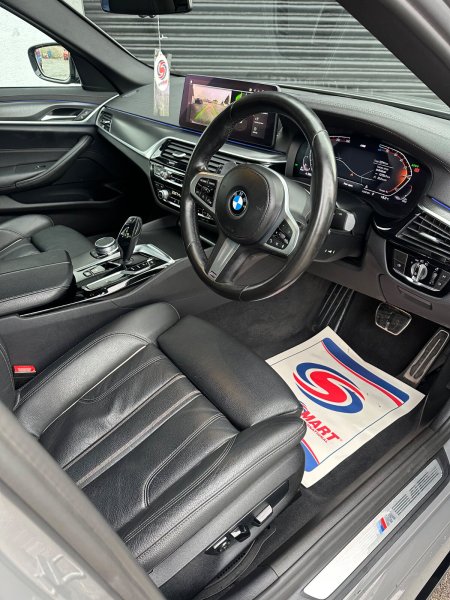 2021 BMW 5-Series - photo 18