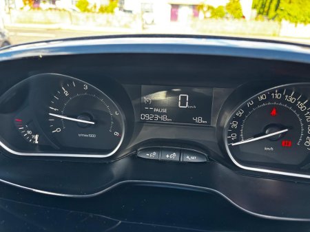 2017 Peugeot 2008 - photo 11
