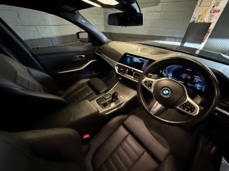 2022 BMW 3-Series - photo 8