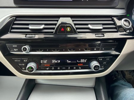 2021 BMW 5-Series - photo 29