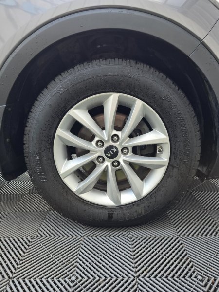 2017 Kia Sorento - photo 9