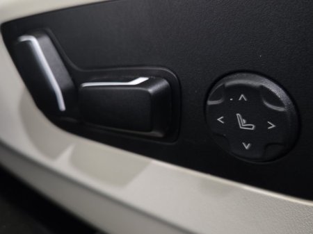 2024 BMW 5-Series - photo 26