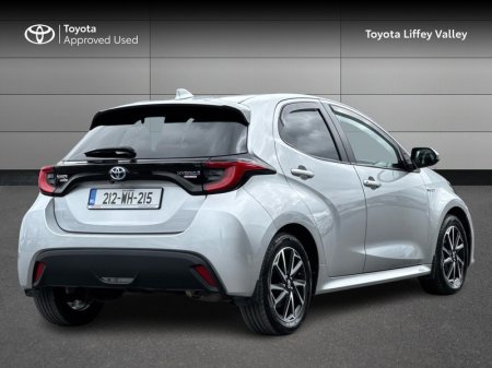 2021 Toyota Yaris - photo 2