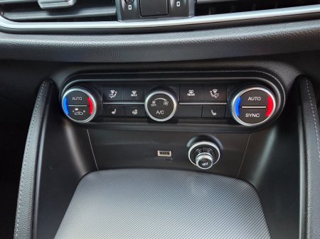 2022 Alfa Romeo Stelvio - photo 19