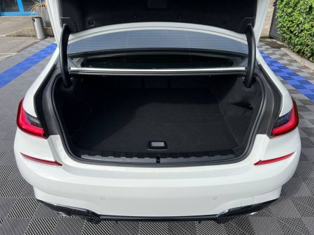 2022 BMW 3-Series - photo 13
