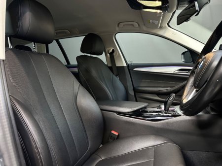 2022 BMW 5-Series - photo 15