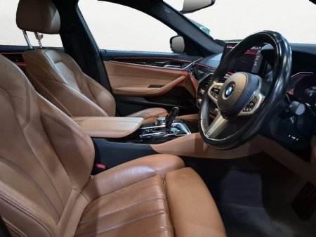 2022 BMW 5-Series - photo 17