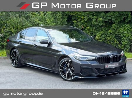 2022 BMW 5-Series - photo 2