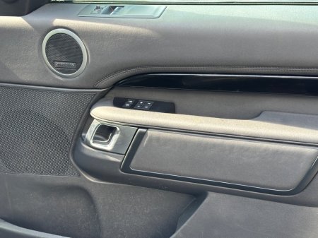 2022 Land Rover Discovery - photo 14